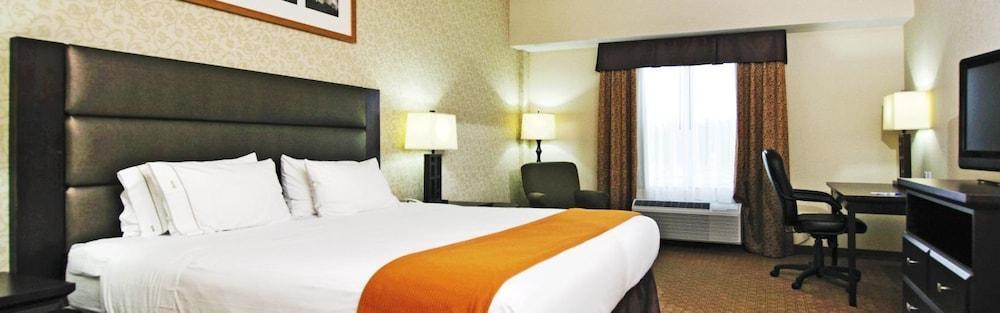 Holiday Inn Express Hotel & Suites Ottawa Airport By Ihg Exterior foto