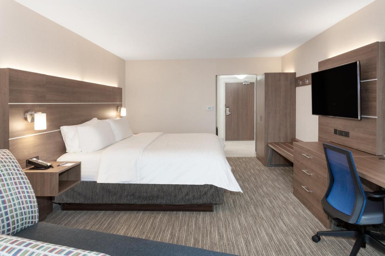 Holiday Inn Express Hotel & Suites Ottawa Airport By Ihg Exterior foto