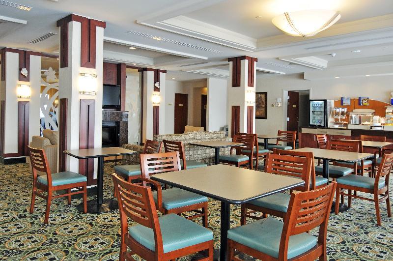 Holiday Inn Express Hotel & Suites Ottawa Airport By Ihg Exterior foto